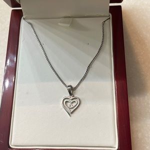 Daring diamonds silver necklace